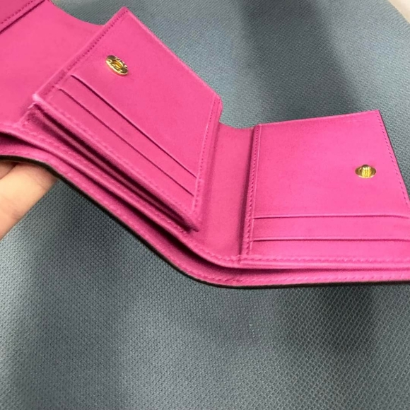 100% Authentic Gucci Padlock Leather Wallet - Picture 13 of 14